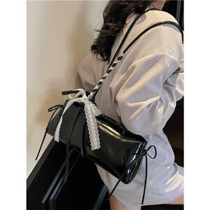 Lace Decor Shoulder Bag